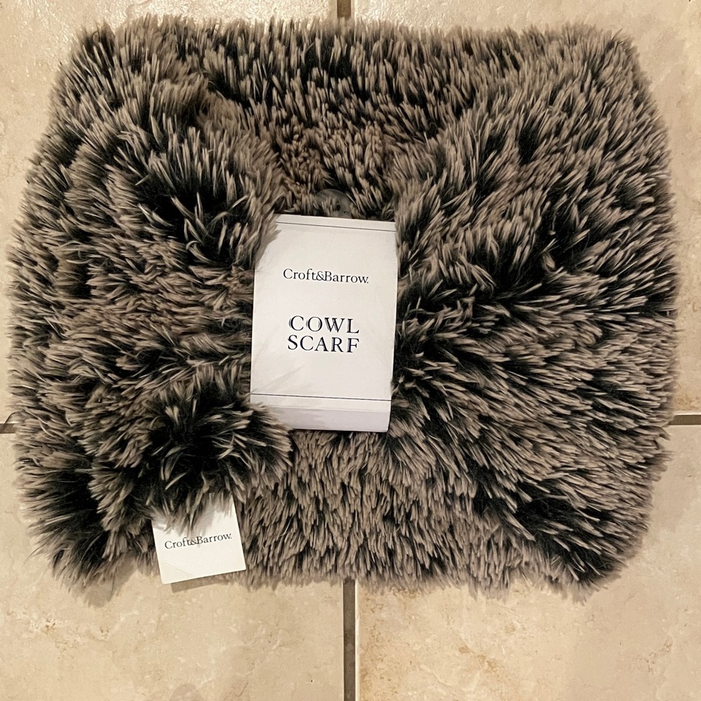 NWT Croft & Barrow Super Soft Plush Faux Fur Cowl Scarf